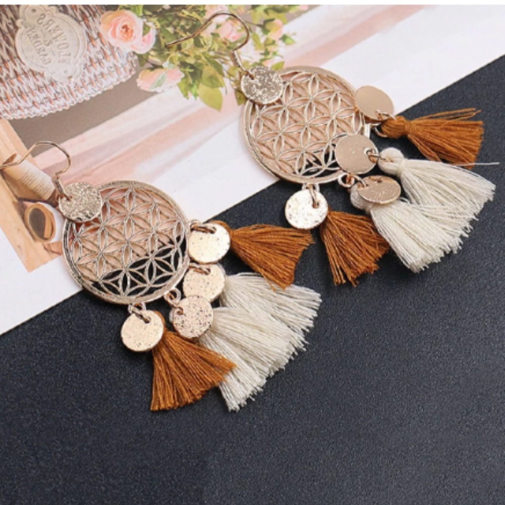 *NEW* TASSEL DROP EARRINGS - Picture 2 of 3